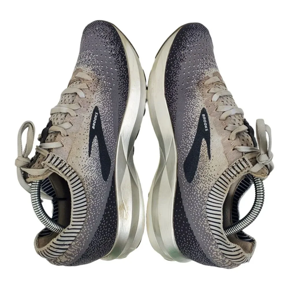 BROOKS Shoes LEVITATE 2 Womens Size 10 Gray Running Sneaker Athletic 1202791B178